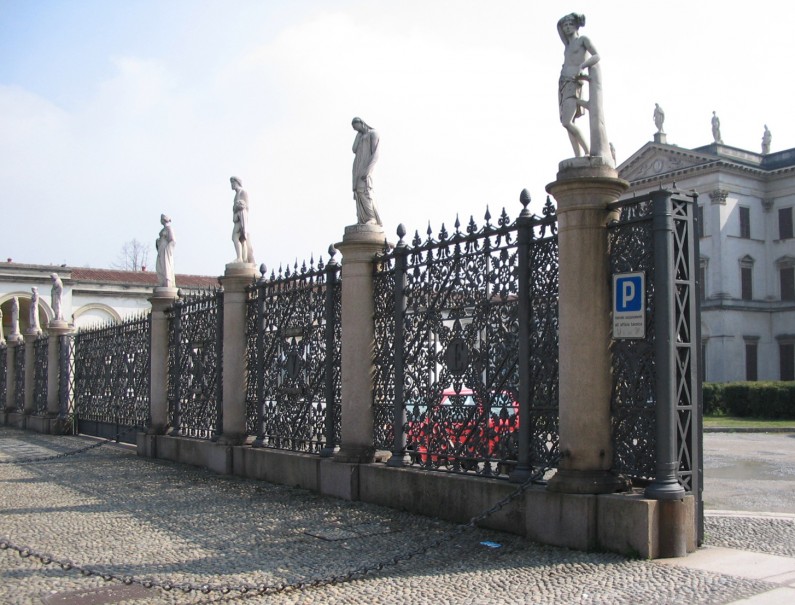 Overall view of the Gate of the entrance Court (ISAL Photo Archive)