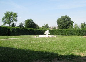 33 Carpineta Villa Litta (3) con veduta sulla Fontana di Nettuno