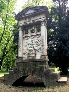 13D Monumento funerario di Antona Traversi (1)