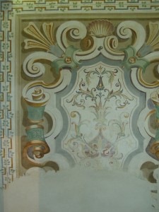 Detail of the wall paintings with grotesque motifs (ISAL Photo Archive)
