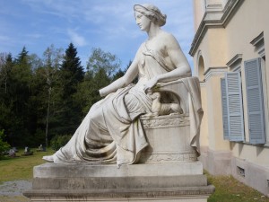 Statua di Antonio Galli raffigurante l’allegoria dell’Amicizia