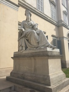 La Statua di Pompeo Marchesi raffigurante l'Allegoria dell'Ospitalità