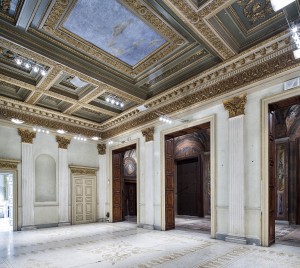 General view of the hall of gilded stucco  (Photo archive ISAL-BAMS photograph by Rodella)