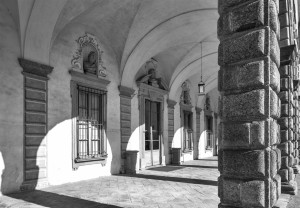 Particolare del portico con pilastri bugnati del Corte nobile (Fototeca ISAL-BAMS Photo Rodella)